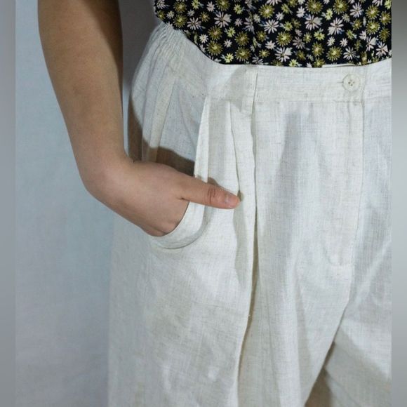Vintage white linen shorts - Picture 5 of 5